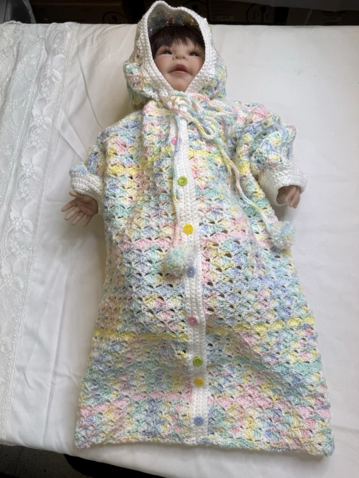 "Bolso de banderín para bebé de ganchillo hecho a mano color pastel 21"" largo 15"" ancho manga 8""" Foto 3 de 4