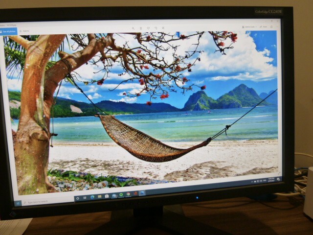 EIZO Color Edge CG241W 24