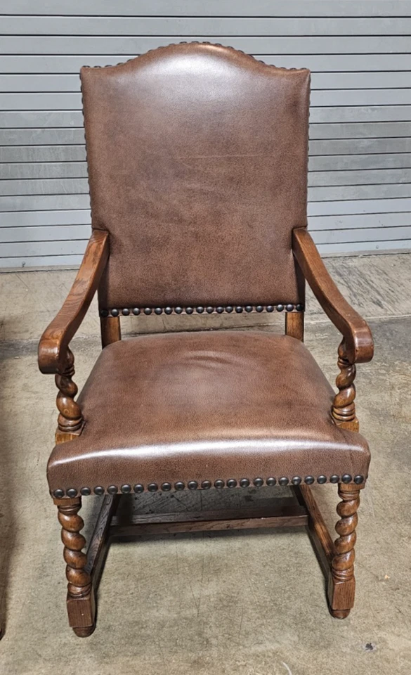 Par de sillones Stickley Antigüedades Roble Cuero Cebada Retorcido Aspecto Jacobiano Foto 3 de 4