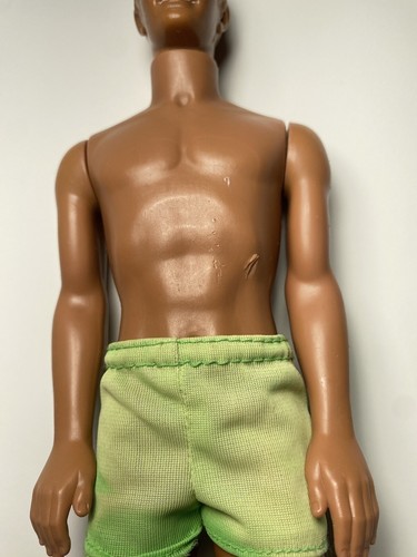Mattel Vintage Sunset Ken Muñeca Pantalones Cortos Verdes Cabello Rubio Moldeado Barbie - Imagen 5 de 11
