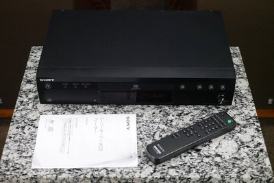 Sony SCD-XE800 CD SACD Player with Remote control & manual