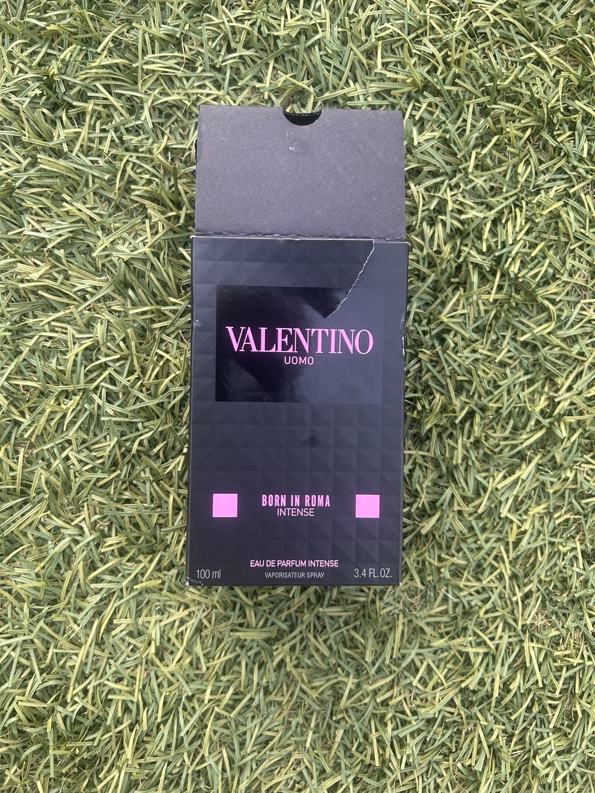Valentino Uomo Born in Roma Intense EDP Men’s Cologne – Long Lasting Bold Scent thumbnail 6