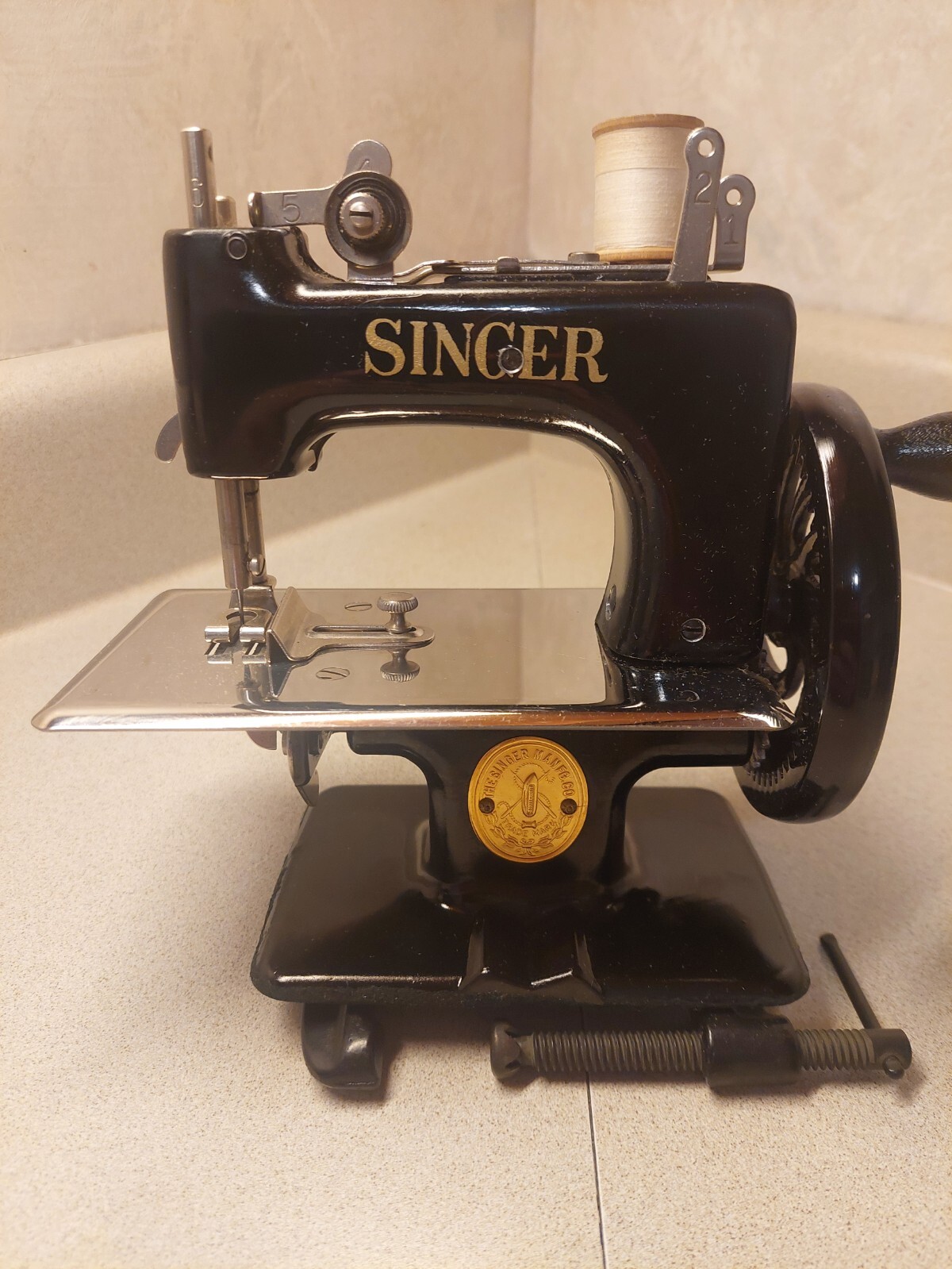 Black Singer Sewing Machine No 20 Child's Sewing Machine not a toy in box eBay