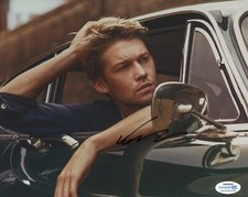 Joe Alwyn Autographed Signed 8x10 Photo ACOA