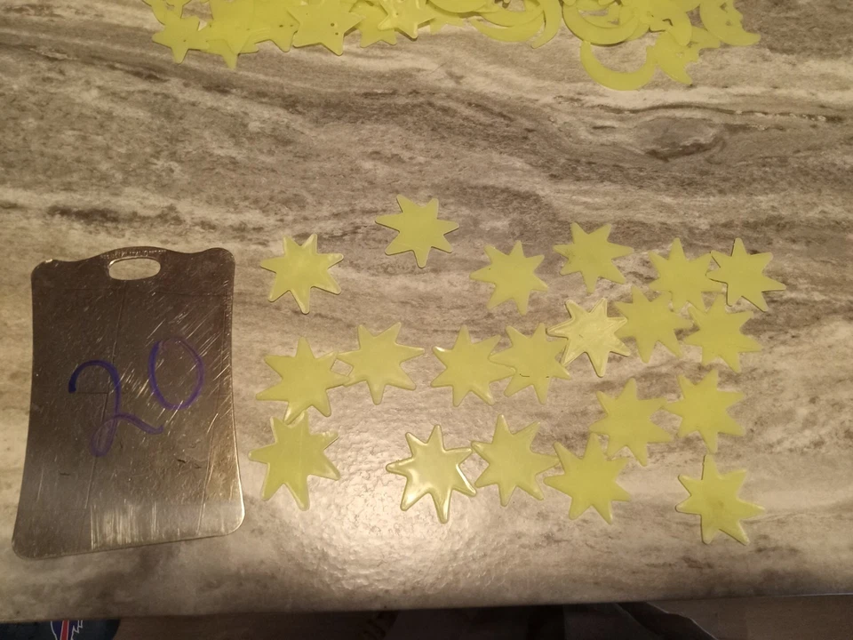 134 piece glow in the dark crescent moon planet earth shooting star Wall ceiling Foto 2 de 4