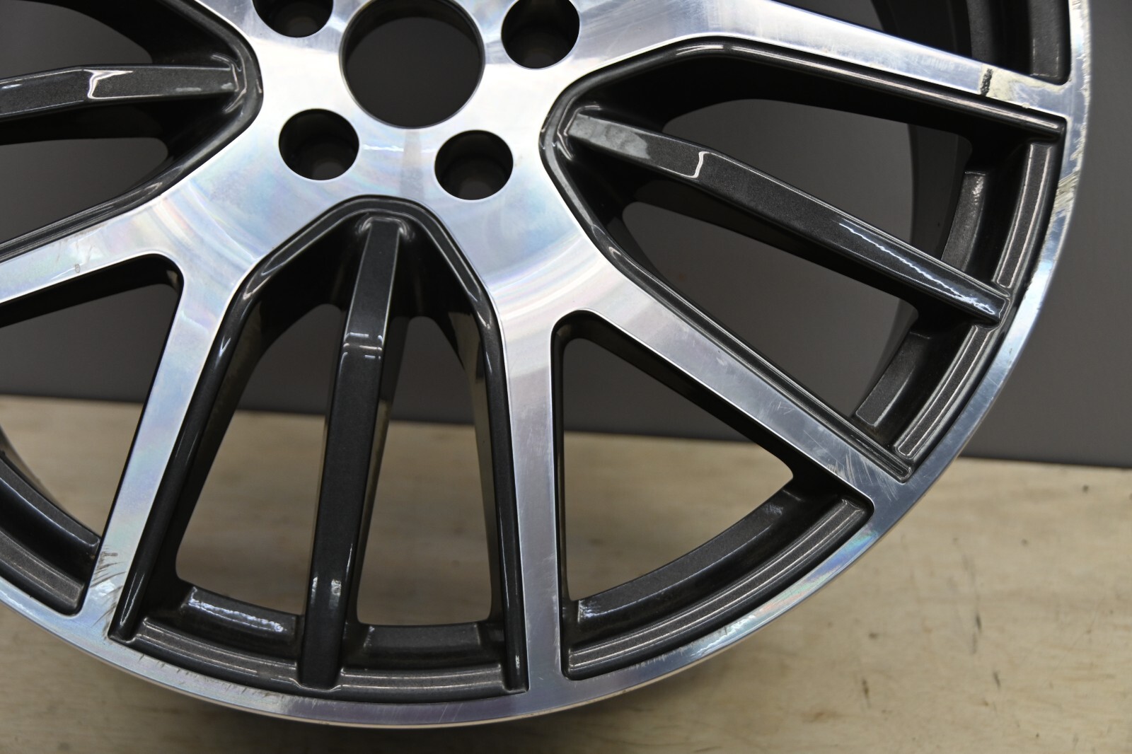 2017-2020 Maserati Levante 19x21 FRONT Alloy Wheel Rim 670044700 OEM