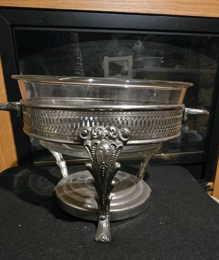 PYREX Vintage LG Glass Bowl & Silver Plated Marinex chafing Serving dish & Lid - Image 4 of 4