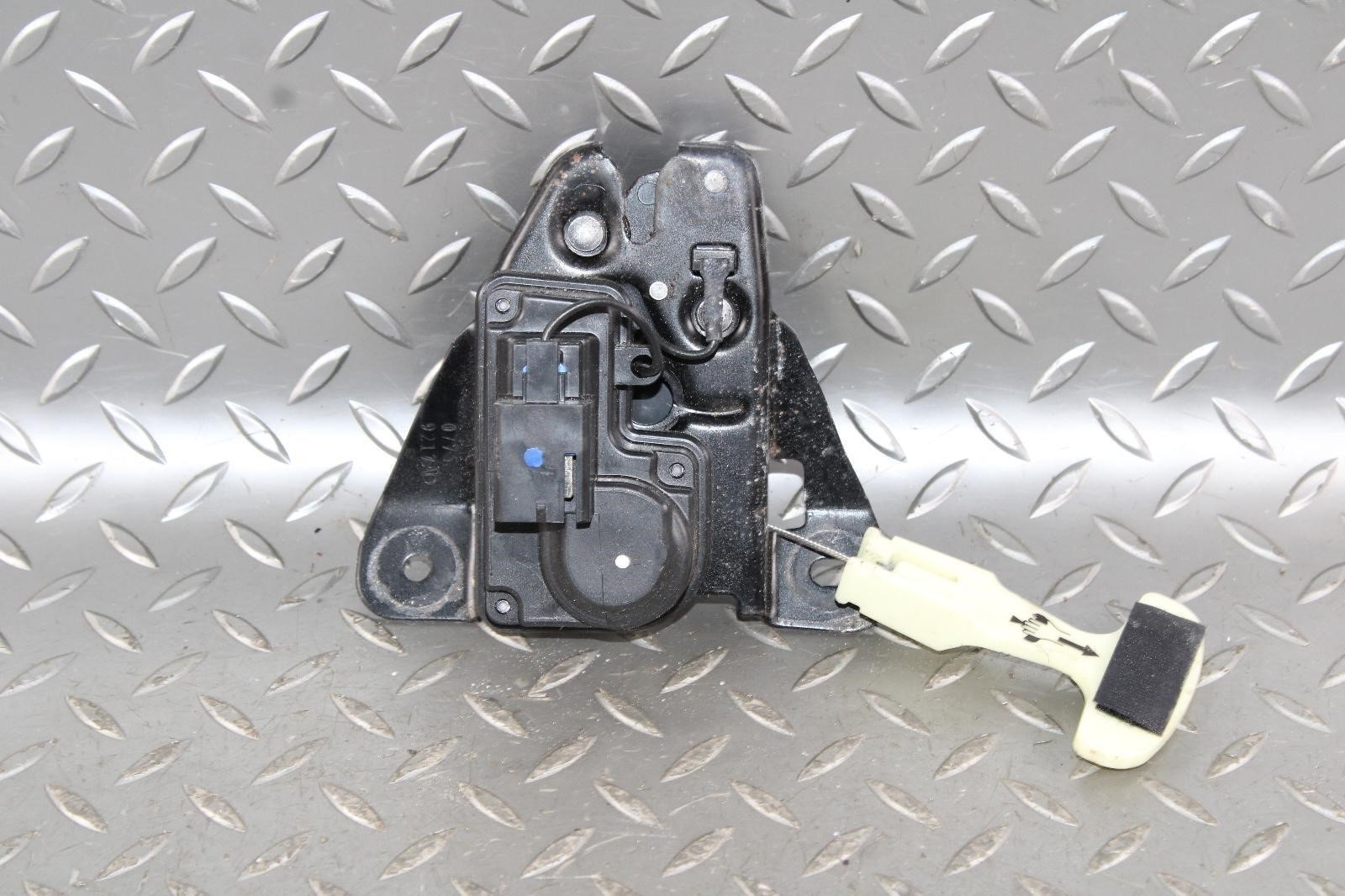 Maserati Ghibli 2014-2020 Rear Trunk emergency release