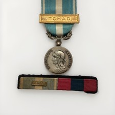MEDAILLE d’Outre Mer , agrafe TCHAD et Barrette