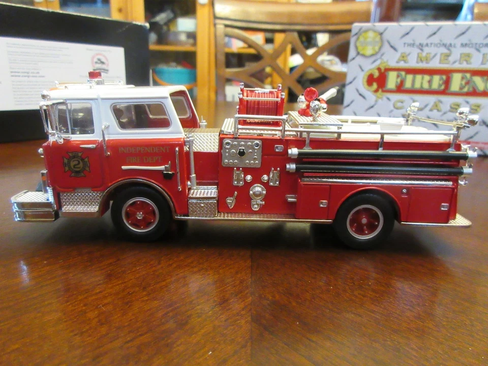1:50 Corgi 1970 Mack CF Pumper Fire Truck Independent F.D. - Image 3 of 4