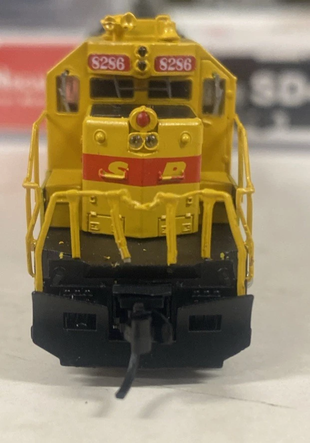 N Scale Intermountain Kodachrome SD40T-2 DCC Equipped SP 8286 Southern Pacific - Image 4 of 4