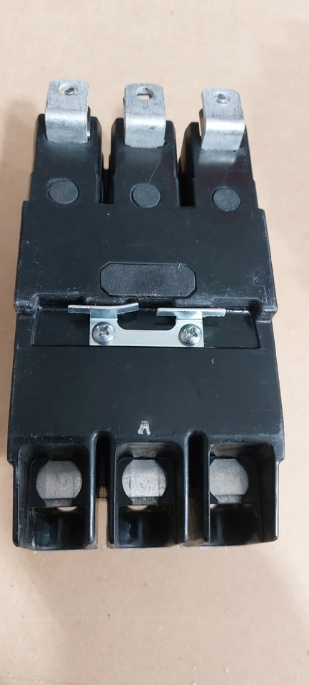 Interruptor trifásico 60 amperios Foto 3 de 4