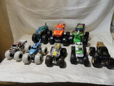 MONSTER JAM LOT OF 8 MONSTER TRUCKS GRAVE DIGGER 3 LARGE 5 SMALL