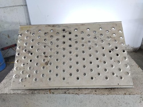 Replaces 2014 FREIGHTLINER CASCADIA 125 DECK CATWALK ,  GA