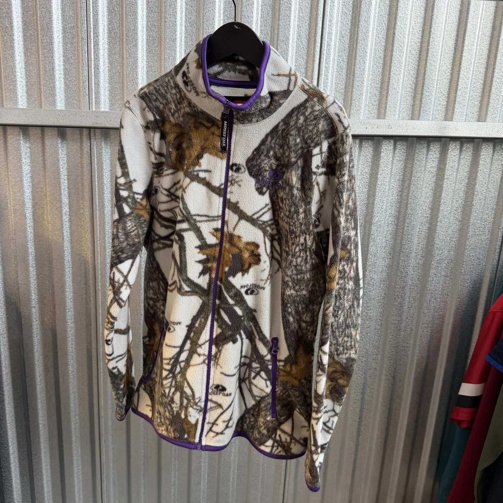 Mossy Oak Snow Women's White Camo Full Zip Fleece Jacket Size L Purple Trim
Opens in a new window or
