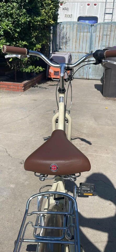 schwinn gateway 28 hybrid bike cream