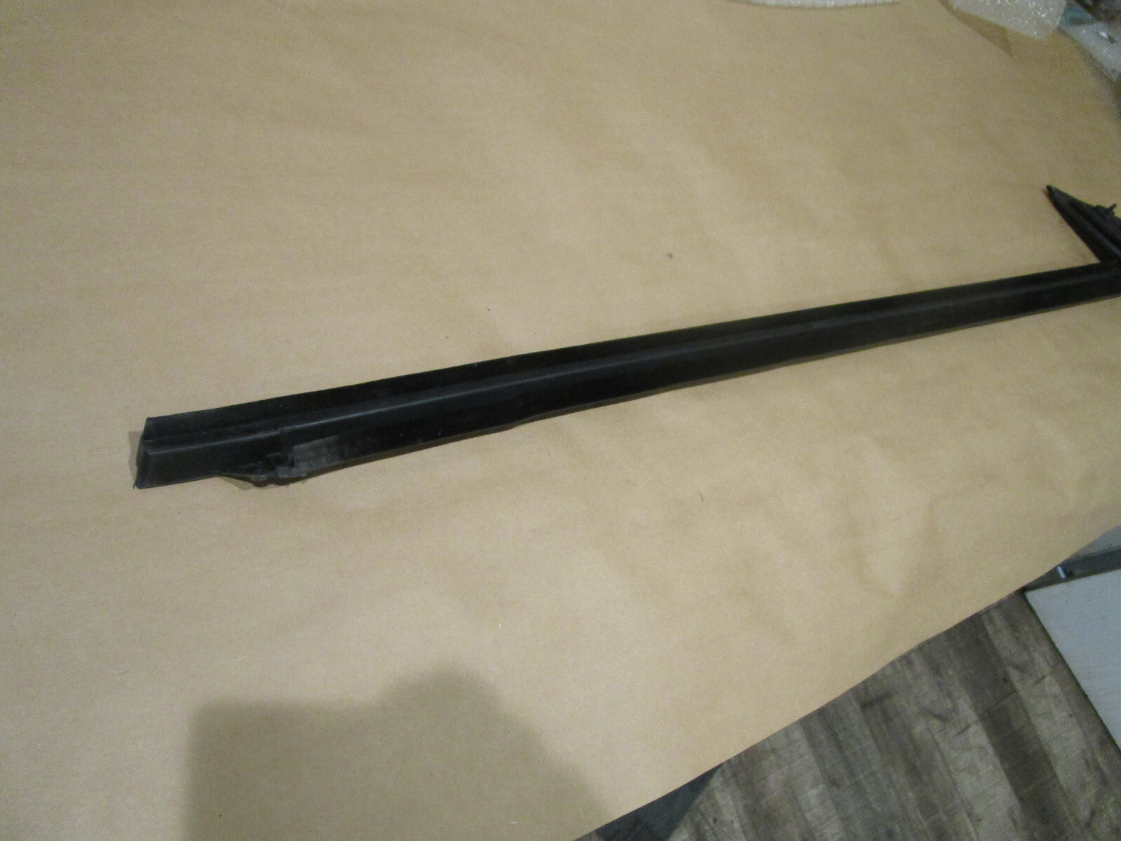 Ferrari 458 - LH Door Outer Perimeter Seal/ Rubber (NEW) P/N  81361400