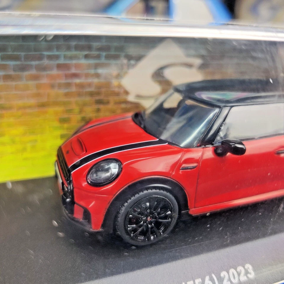 AUTO SOLIDA MINI COOPER F56 JOHN WORKS CHILI RED 2023 1:43 NUOVA SCATOLA - Immagine 4 di 4