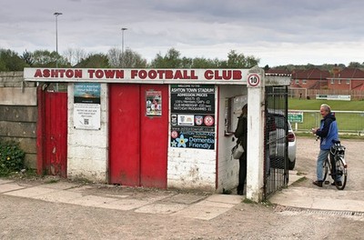 Foto 12x8 Drehkreuz am Edge Green Street, Ashton Town FC Ashton-in-Makerf c2017