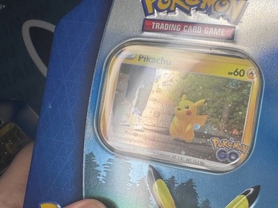 SWIRL PATTERN PROMO Pokémon TCG: Pokémon Go Tin | Pikachu | NEU & Sealed