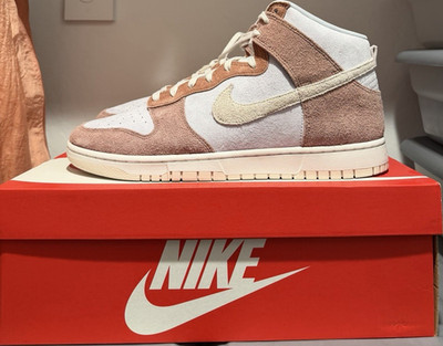 Nike Dunk High Fossil Rose Aura/Phantom/Summit White Suede High Top DH7576-400