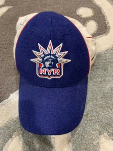nyr hat