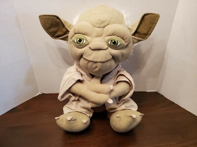 Lucas Films Yoda Plush Doll Star Wars 17'' Wearing Hooded Cape 