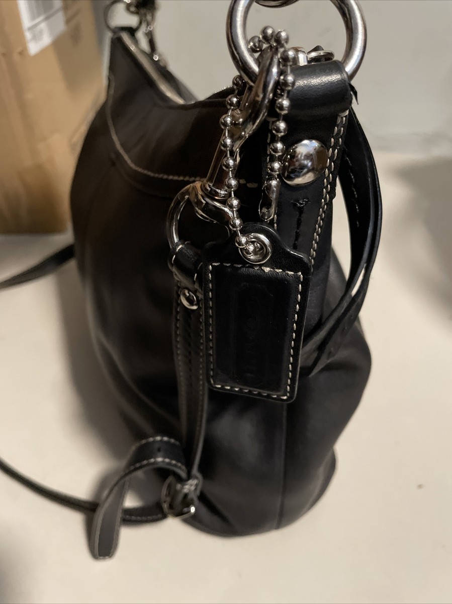 ✨Coach✨Signature　Soho　Hobo　Shoulder　Bag COACH Soho Black Leather Hobo Shoulder Bag Contrast Stitch F13764