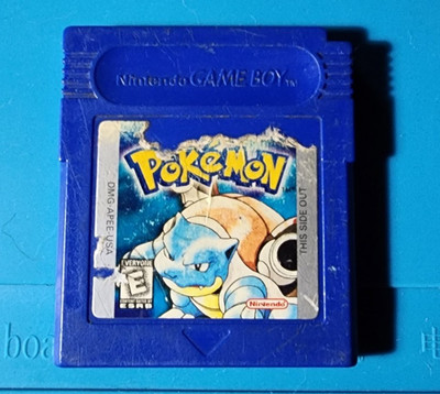 Nintendo Gameboy Pokémon Blue, New Save battery. TESTED and WORKING. Authentic