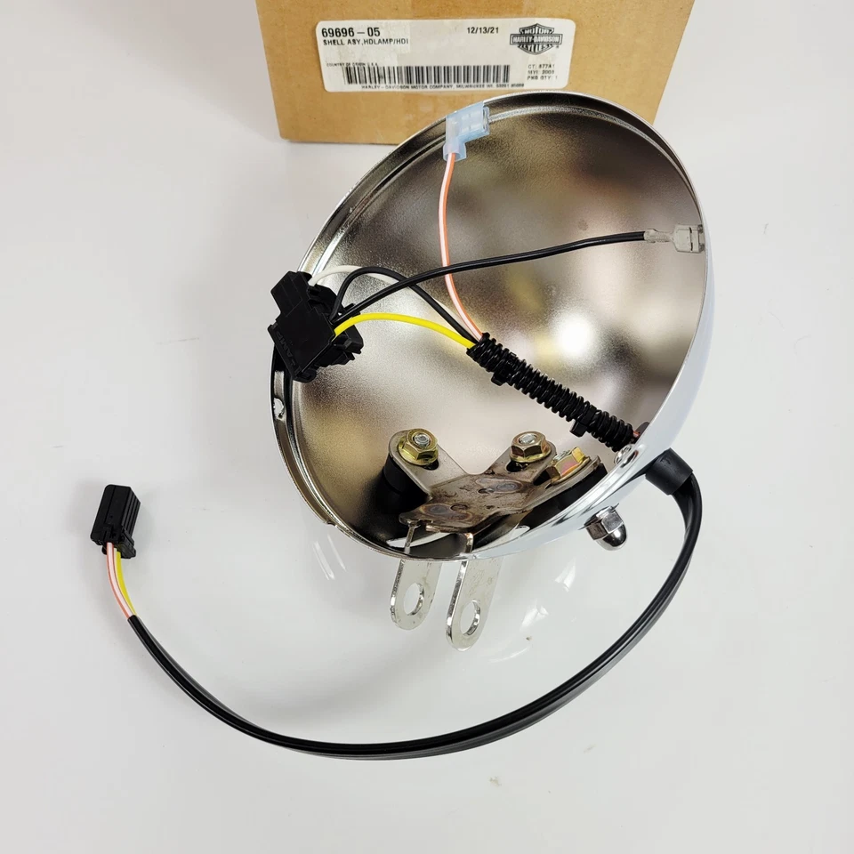 Carcasa de faros cromada Softail 69696-05 OEM Harley-Davidson 2000-2015 Foto 2 de 4