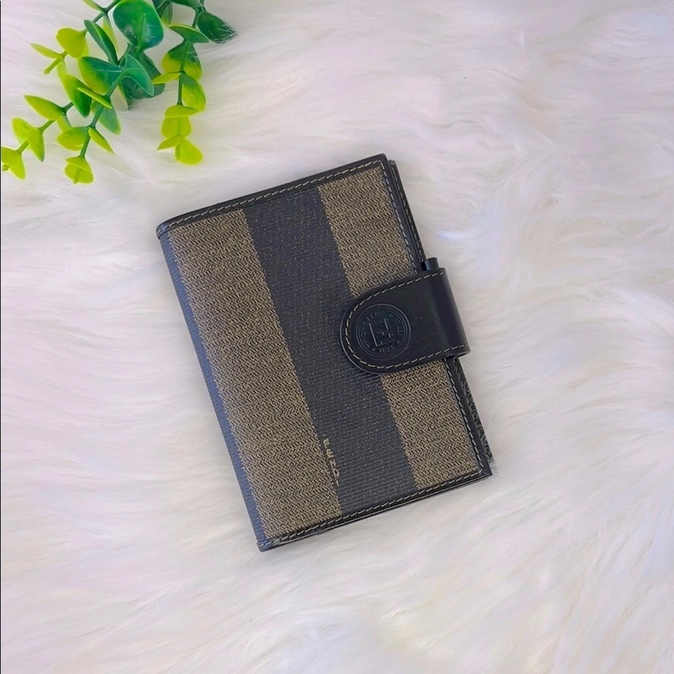 Porta-agenda/passaporte FENDI Pequin - Imagem 2 de 4