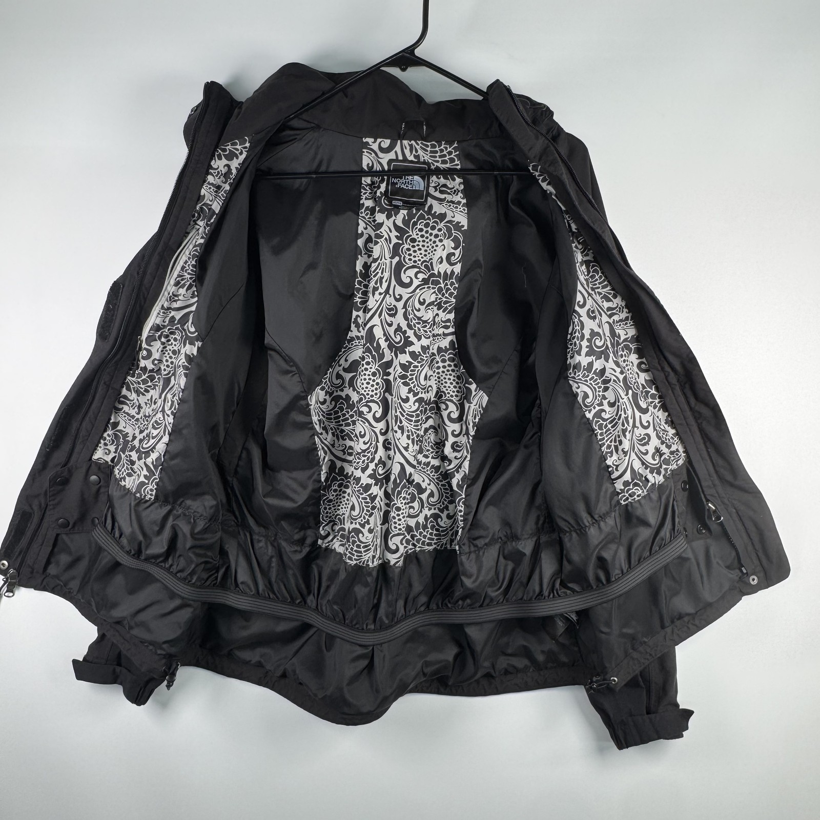 The North Face Women's HyVent Waterproof Hooded Rain Jacket Black Size XL thumbnail 15