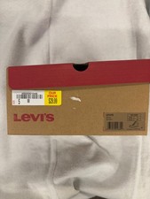 LEVIS BOYS SIZE 5 MEDIUM WHEAT COLOR DEAN STYLE BOOTS - NEW IN BOX