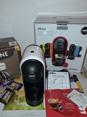 Lavazza A Modo Mio Kaffeemaschine. +50 Borbone-Kapseln. 