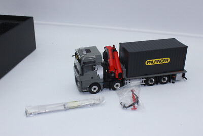 WSI 02-3668  MAN TGX XXL 8x4 + Palfinger TEC7 + Container GRAU 1:50 LKW NEU 