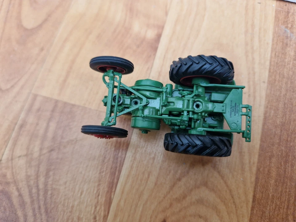 HACHETTE UNIVERSAL HOBBIES 1/43 CLASSIC 1951 LA PERCHERON TYPE 25 A TRACTOR - Image 3 of 3