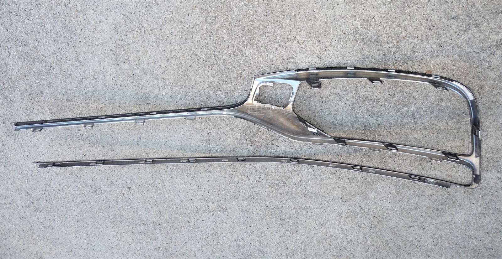 Bentley Flying Spur 2020-2024 Front Right Lower Bumper grille Black