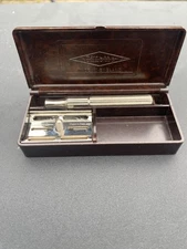 Vintage 1940’s/50’s Gillette “Thin Handled Tech ”  No 25 Safety Razor Set