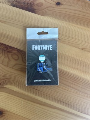 FORTNITE Battle Bus Pin Limited Edition Epic Games E3 2018 Chapter 1 Season 4
