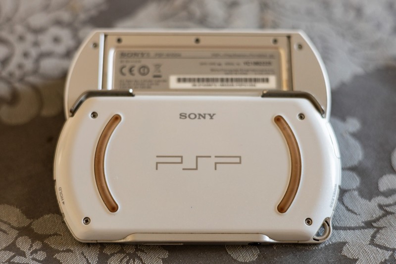SONY - SONY PSPGO ホワイト Sony PSP Go 16GB Handheld System - Pearl White for sale