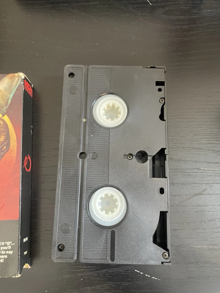 Q - The Winged Serpent (VHS) MCA Home Video 1990 VHS Foto 4 de 4