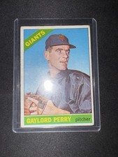 1966 Topps - High # Gaylord Perry #598 (Small crease)