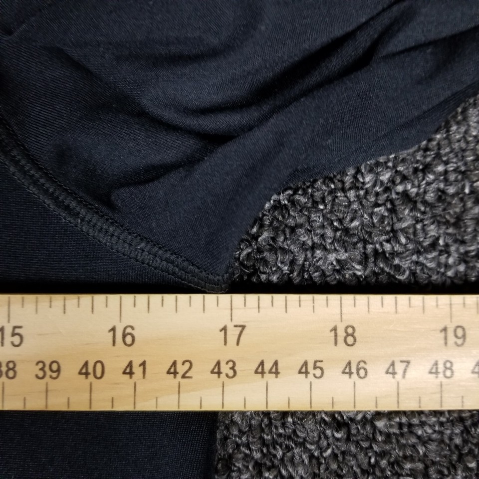 Under Armour Shirt Boys Large Black Heatgear Loose Fit Athletic Workout