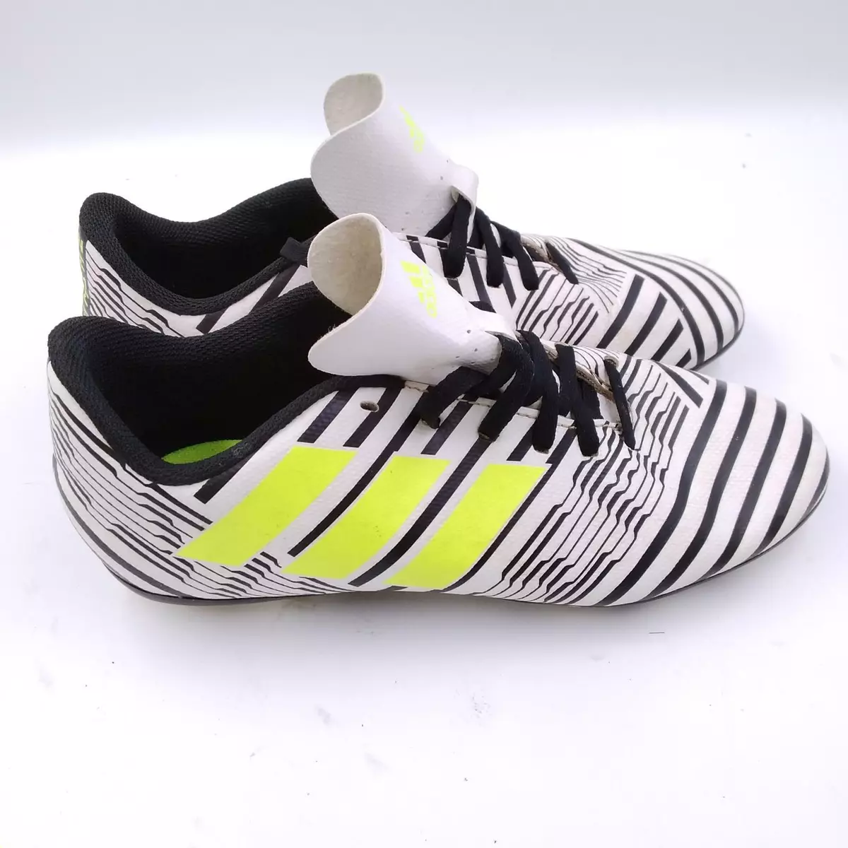 Adidas Unisex Kids White Round Toe Up 20M001 Soccer Shoes Size 4 eBay