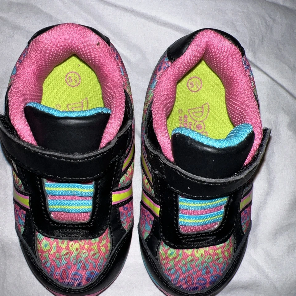 Zapatos Dora The Explorer para niños pequeños talla 5,5 gancho y bucle 2014 Viacom Cheetah rosa Foto 3 de 4