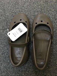 bata heel sandals