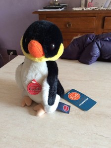 peluche pinguino trudi