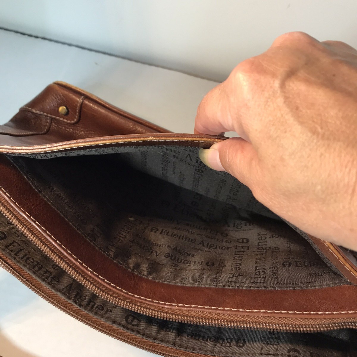 Etienne Aigner E-LUCIA ダークブラウン 7.5 M Etienne Aigner Brown Soft Leather Handbag Purse Original