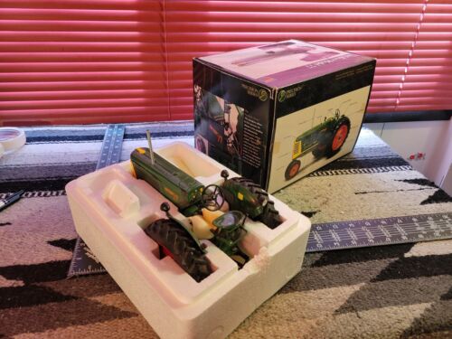 Ertl Oliver Row Crop 77 1/16 Diecast Farm Tractor Replica Collectible - Picture 2 of 11