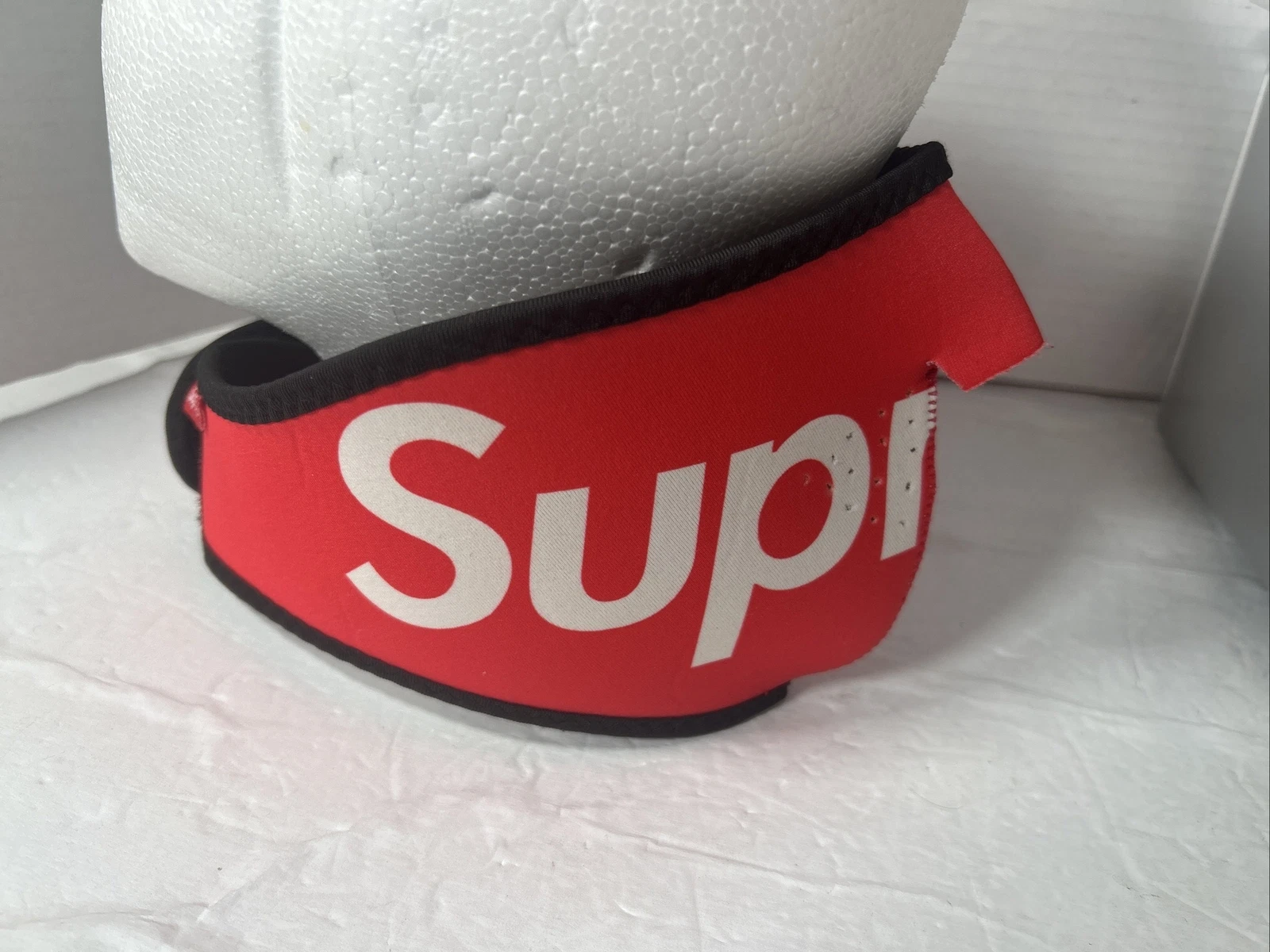 Supreme WINDSTOPPER masque facial rouge